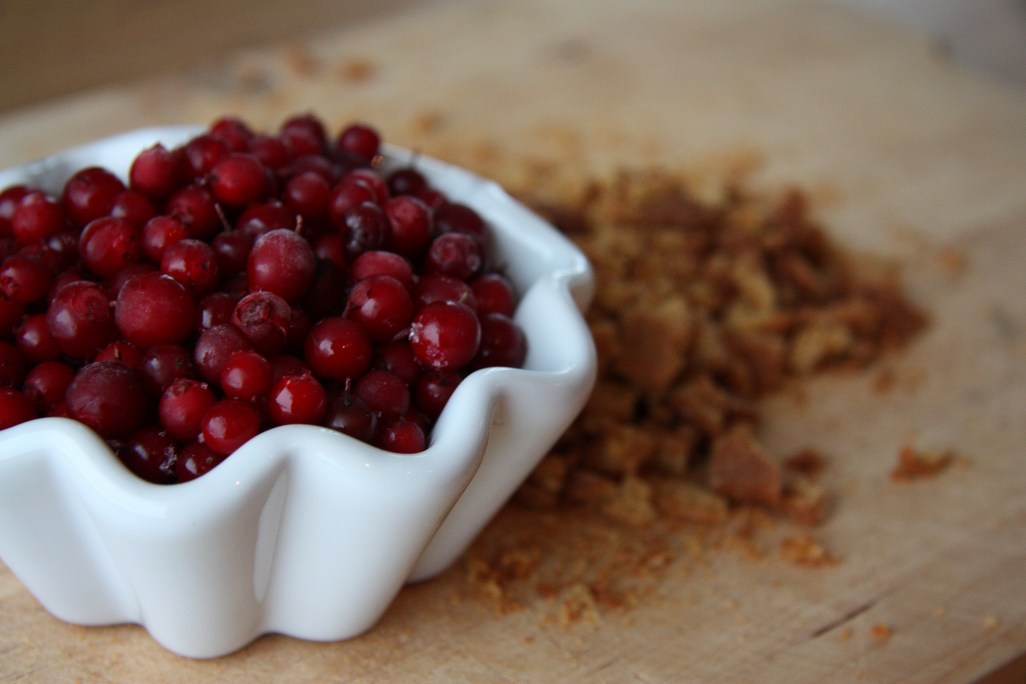 Lingonberries and gingerbread