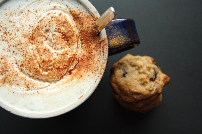chai latte and spelt cookies 2