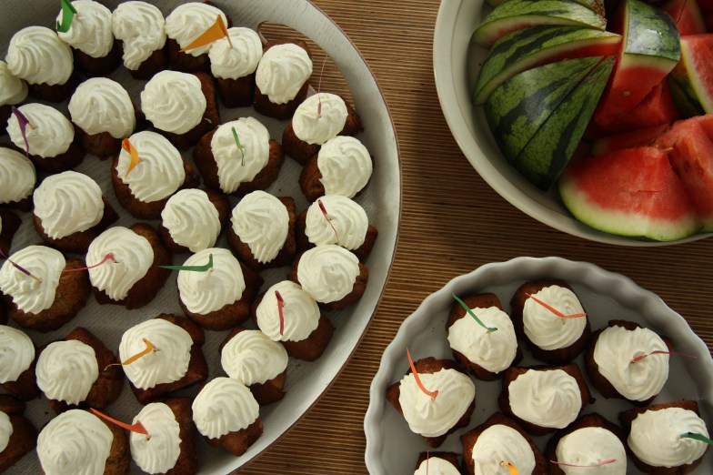 zucchini-and-applesauce-muffins