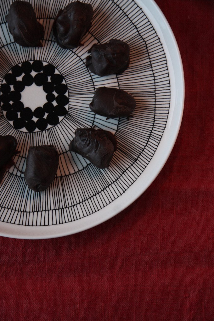 Filled chocolate dates diy christmas.JPG